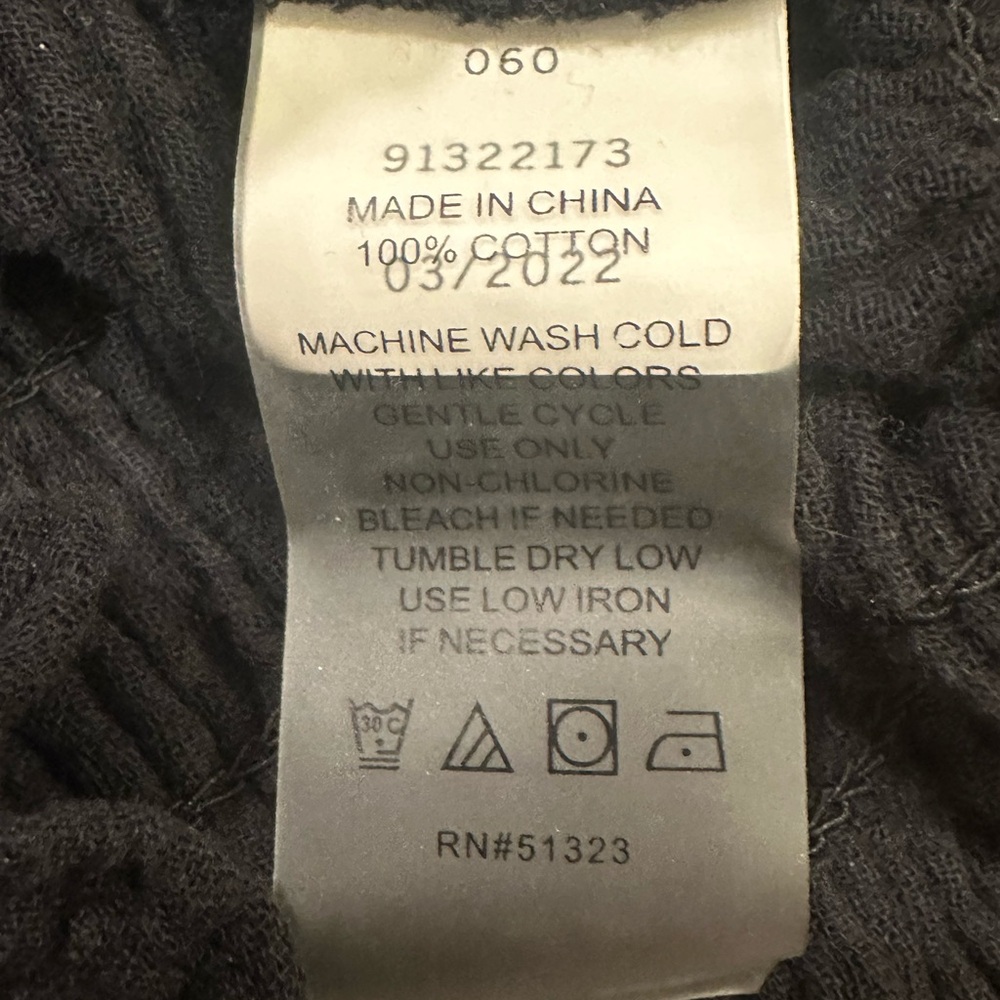 Vince Camuto Summer Heat Smocked Gauze Top, Size Medium. - Picture 7 of 11